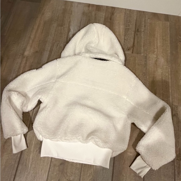 Alo Yoga Foxy Sherpa Jacket size XS Ivory - Picture 6 of 9